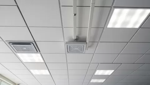 Jaki jest koszt robocizny sufitu podwieszanego Gdynia