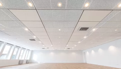 Jaki jest koszt robocizny sufitu podwieszanego Wrocław